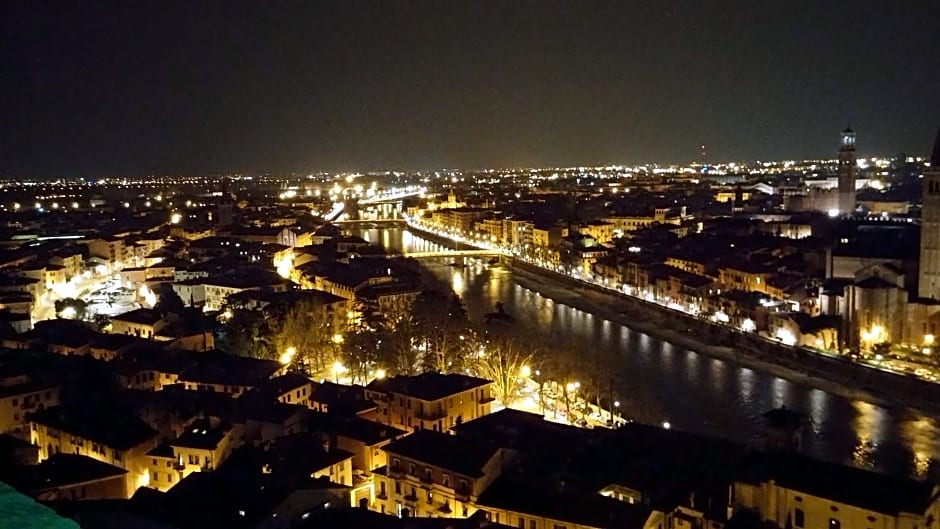 Lovely Casa Paola Villlafranca centro Zimmer Rooms