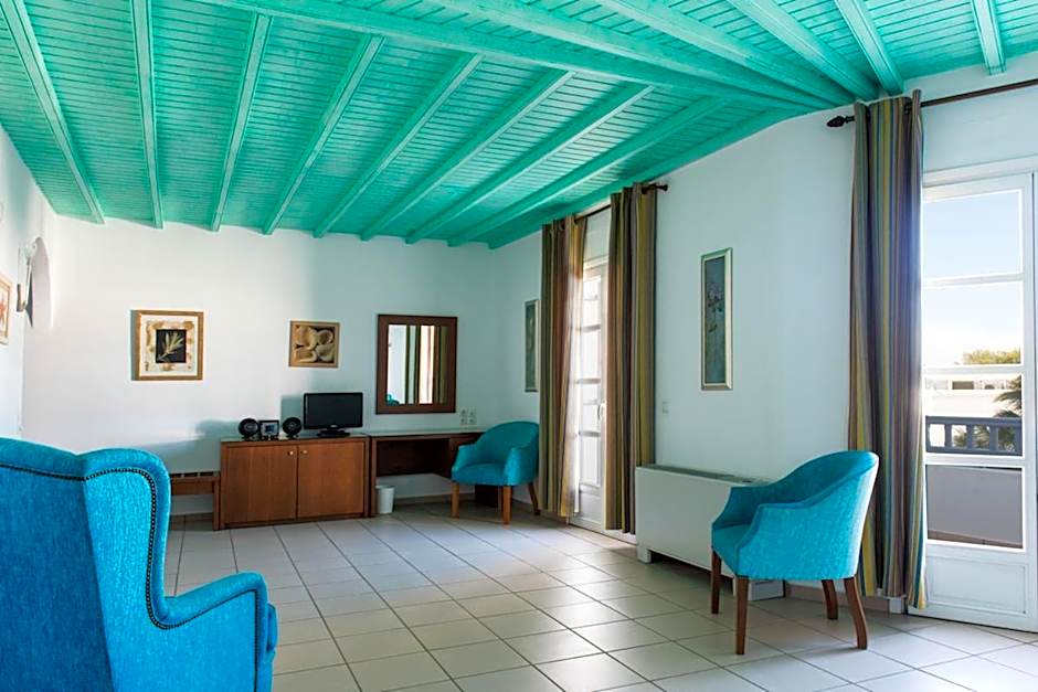 Poseidon Hotel Suites