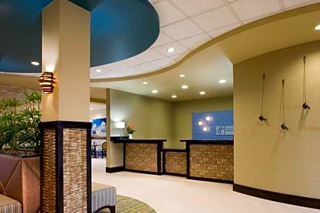 Holiday Inn Express Waycross
