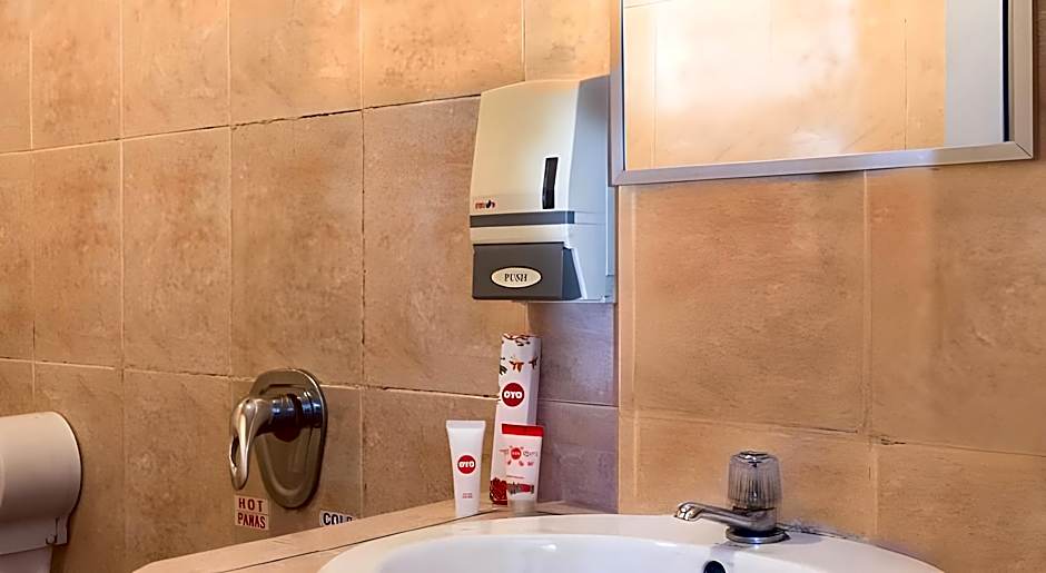 Capital O 664 Romance Hotel