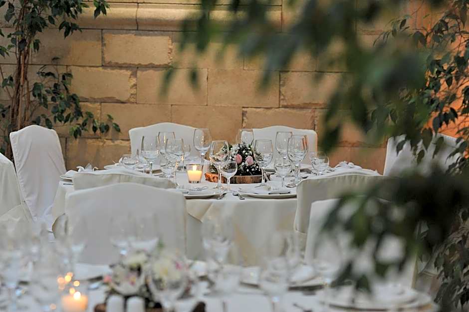 Athens Atrium Hotel & Jacuzzi Suites