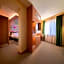 OMAMA Hotel