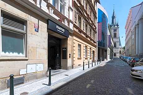 numa l Root Rooms & Apartments