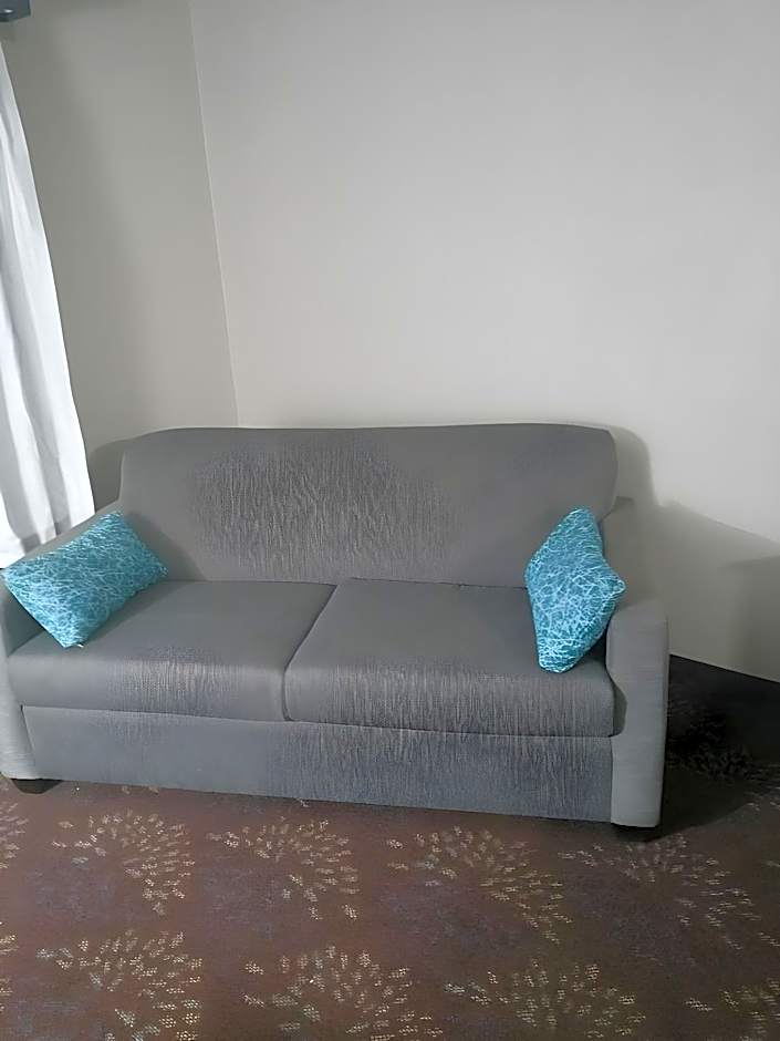 Clarion Pointe Evansville North