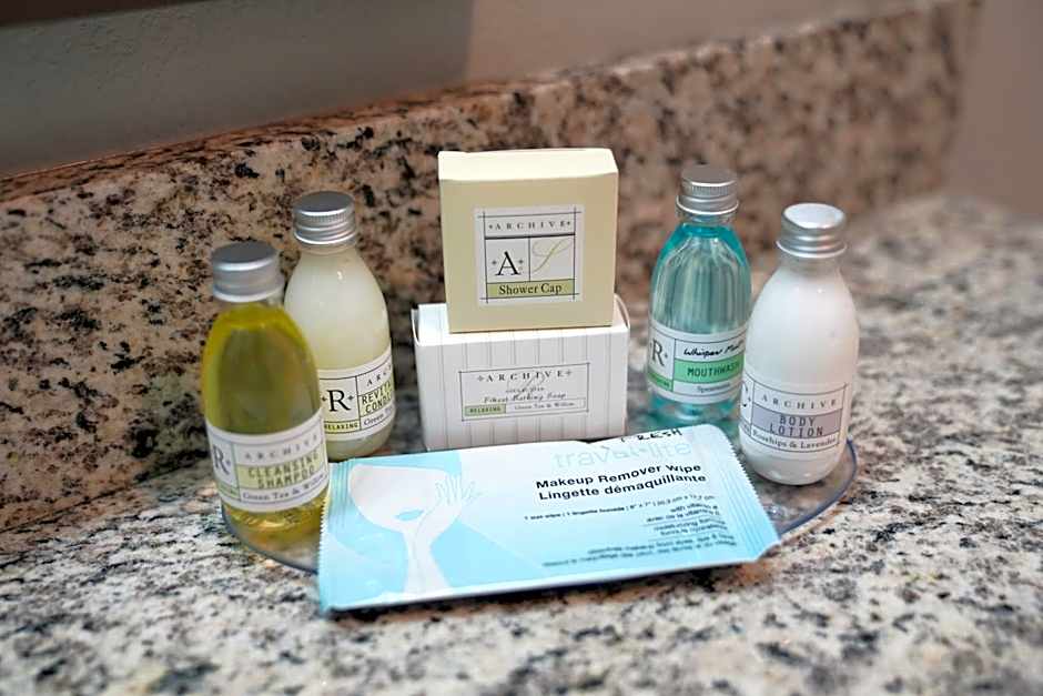 Brookstone Inn & Suites