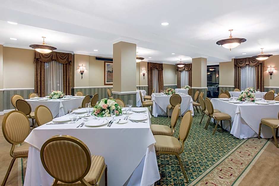 The George Washington A Wyndham Grand Hotel