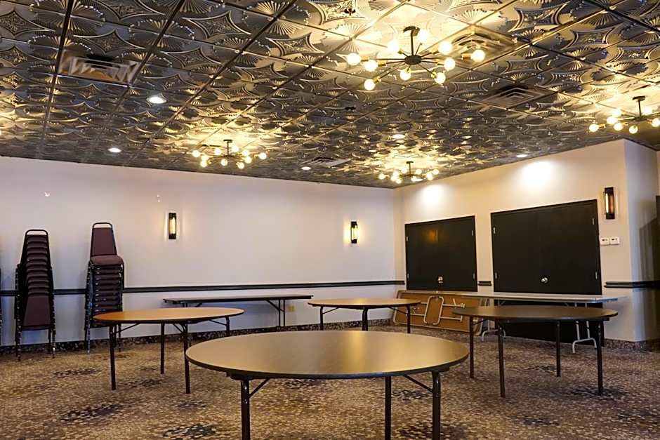 American Inn & Suites