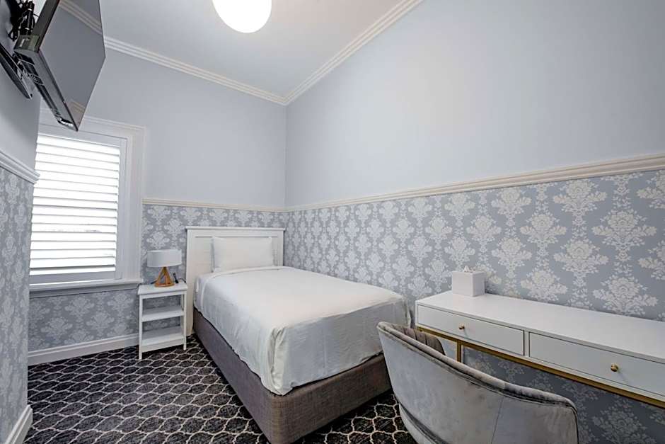 Bankstown Hotel