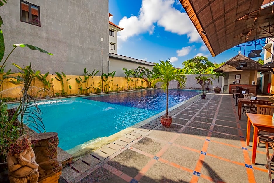 Grand Santhi Hotel