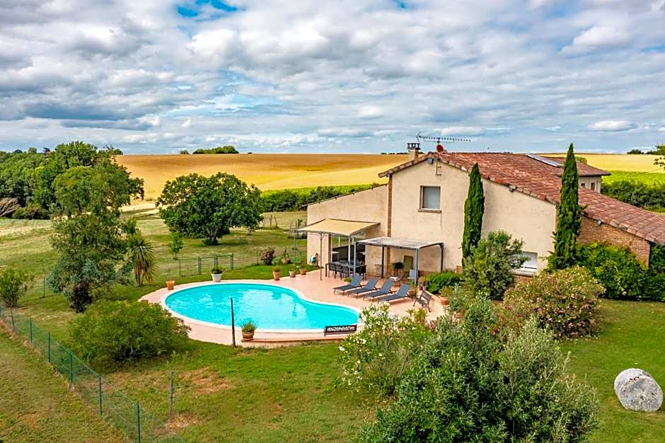 Les Hauts de Grazac, Chambres et Tables d'hôtes