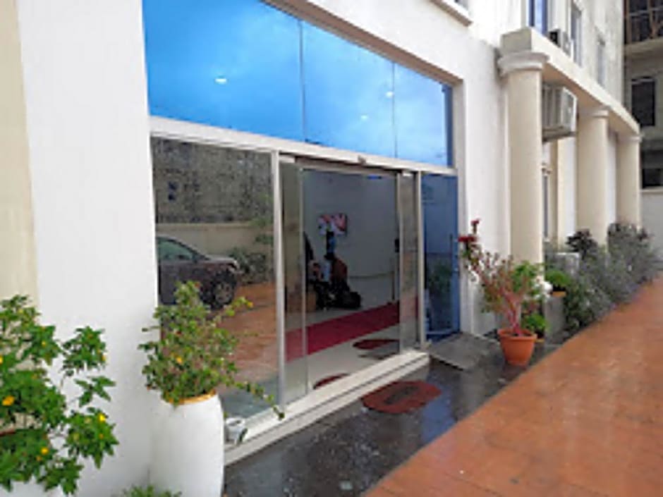 Time Oak Hotel and Suites Royale