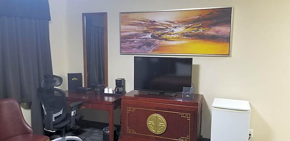 Baymont by Wyndham Montreal Airport