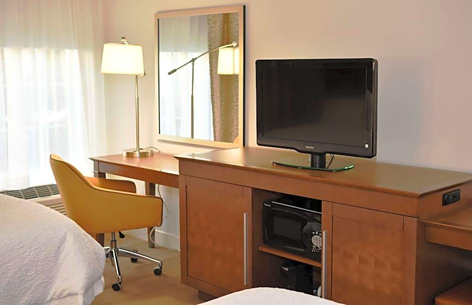 Hampton Inn By Hilton And Suites Bethlehem