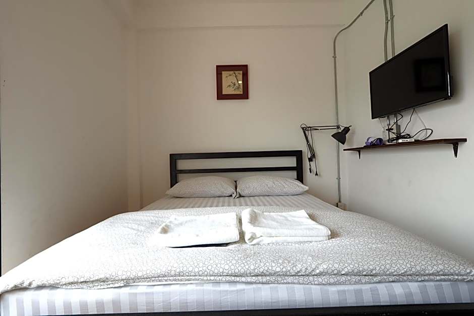 Labkoff cafe and Hostel