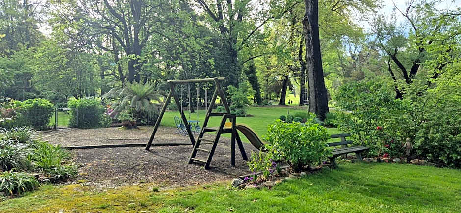 Goldfield Holiday Units