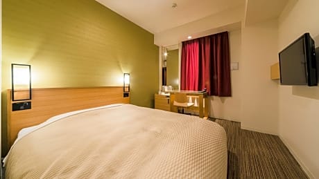 Queen Room - Non-Smoking