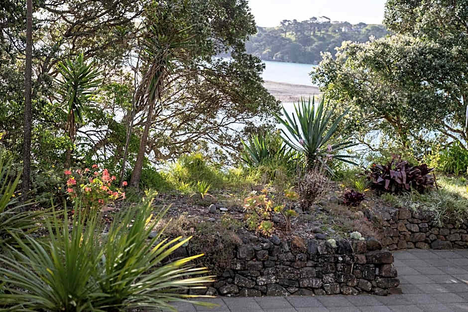 Bow Street Apartments & Cottage