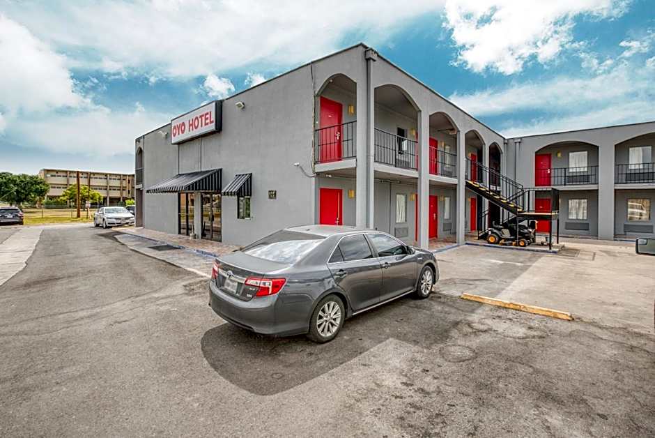OYO Hotel San Antonio Lackland Air Force Base West