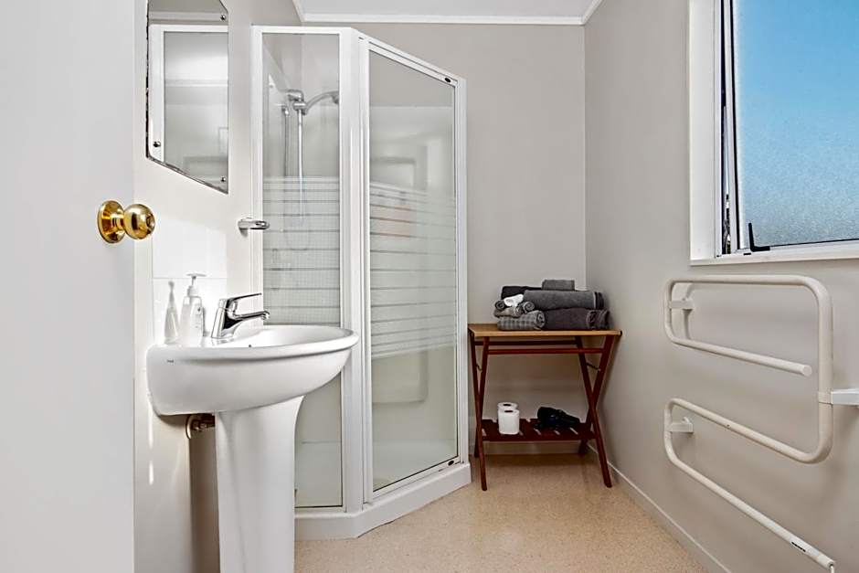 Maxwell's Guest House and Tiny Home