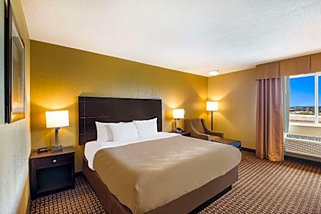 1 King Bed, Nonsmoking