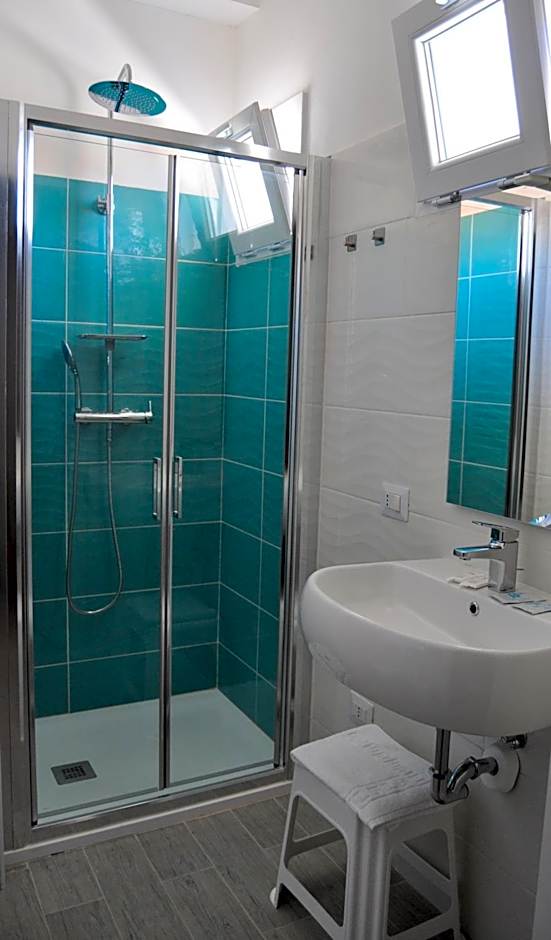 Hotel Susy - Ambienti rinnovati - direttamente su viale Dante e a due passi dal mare