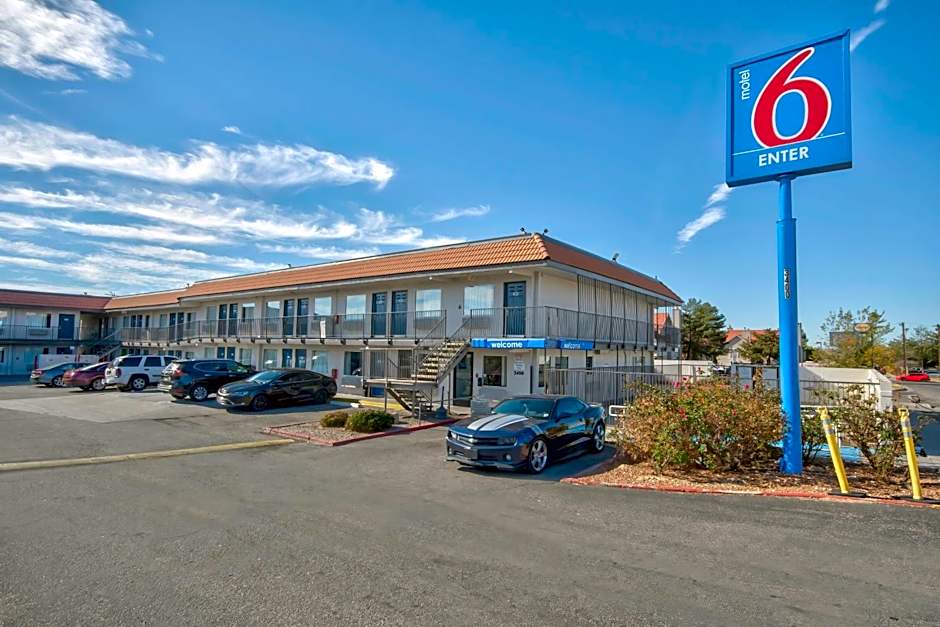 Motel 6-Albuquerque, NM - Carlisle