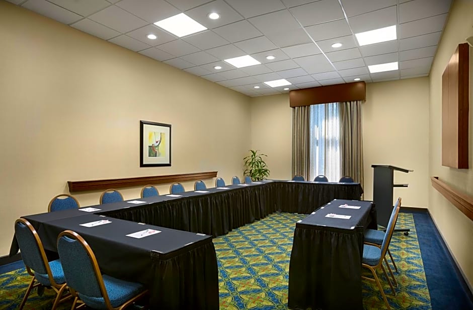 Hampton Inn Belmont at Montcross