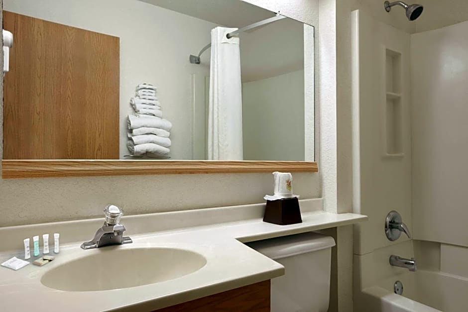 Super 8 by Wyndham Johnstown