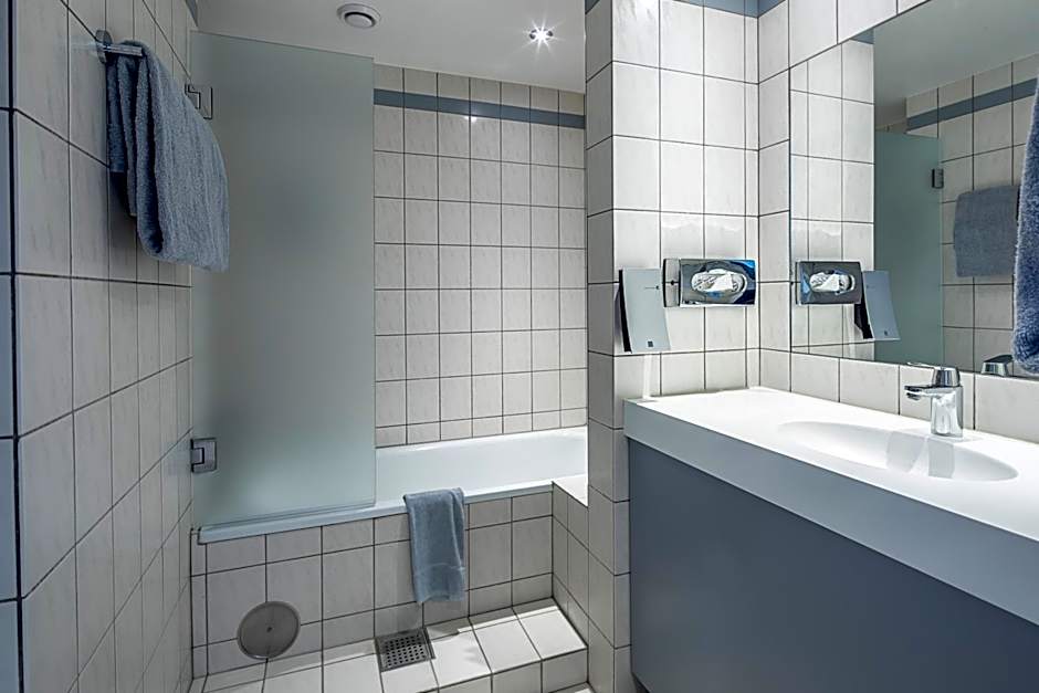 Best Western Plus Airport Hotel