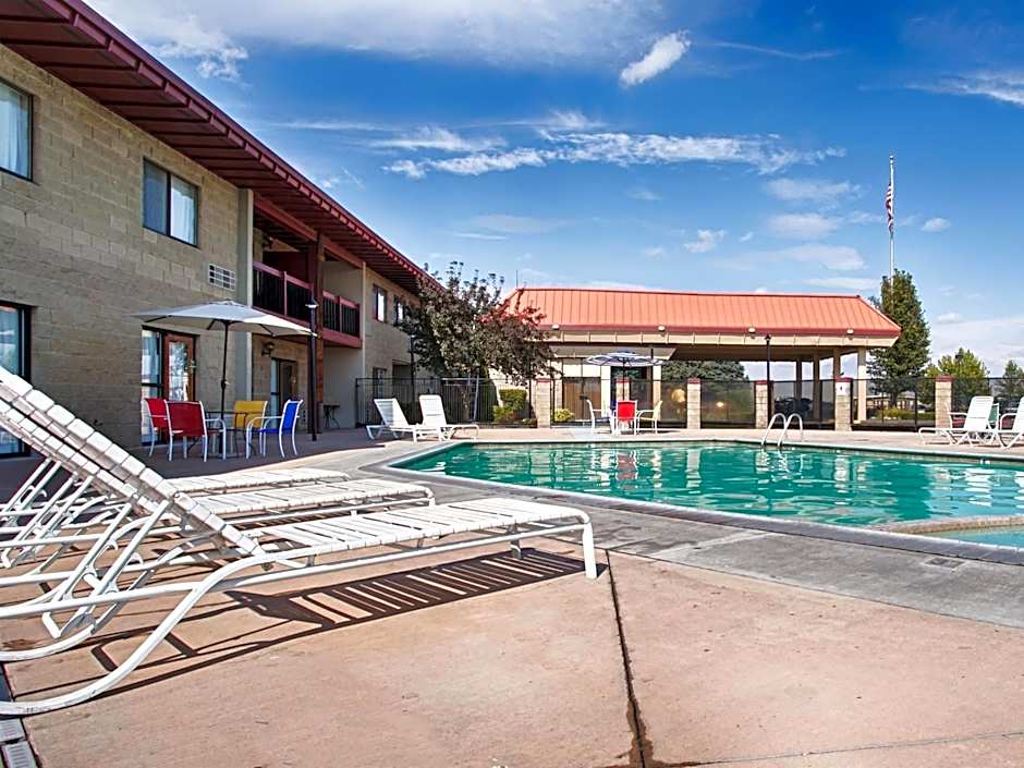 Best Western Plus Lake Front Hotel