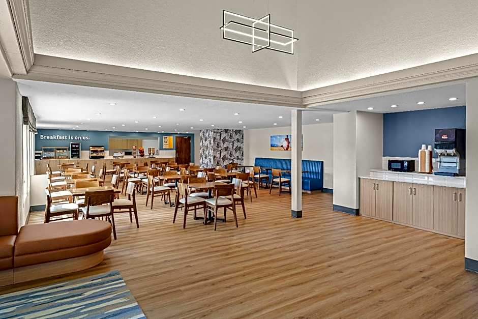 Days Inn by Wyndham Regina