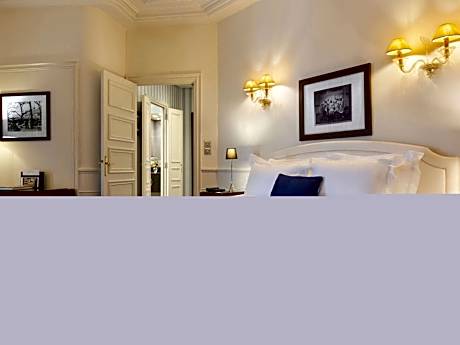 Superior Double Room - Courtyard Side