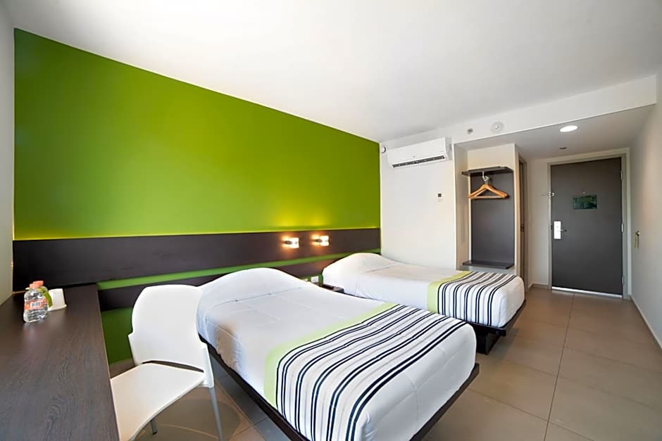 City Express Junior by Marriott Toluca Zona Industrial