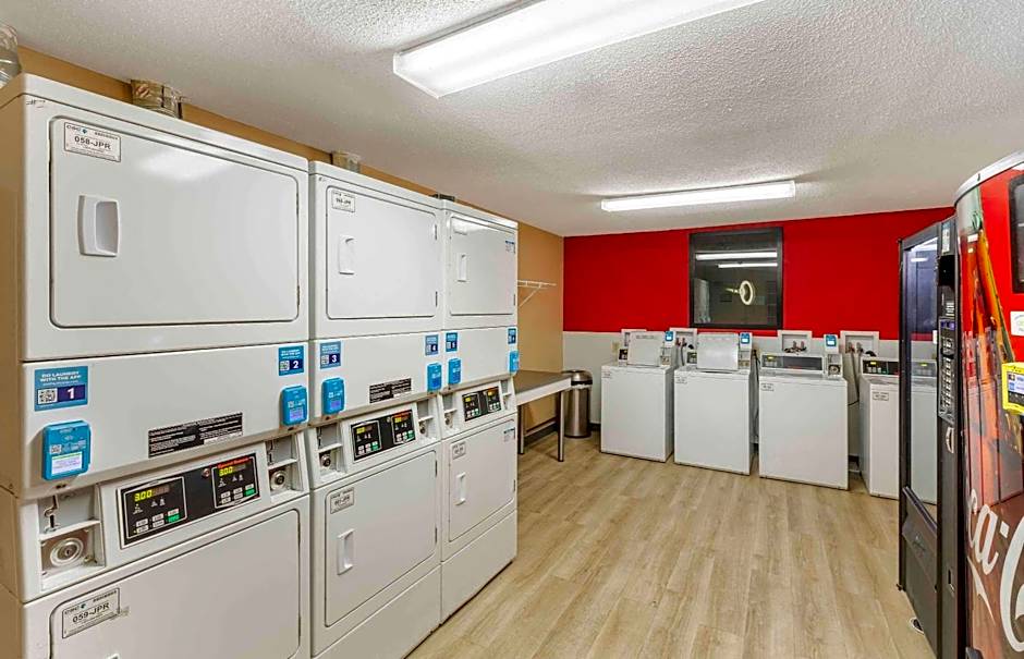 Extended Stay America Select Suites - St. Louis - Westport - East Lackland Rd.