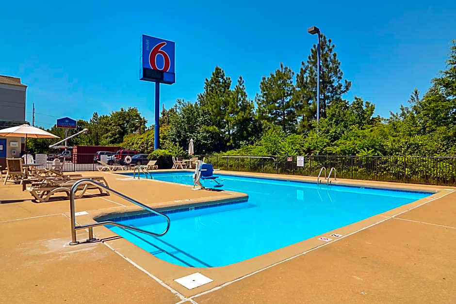 Motel 6-Little Rock, AR - West