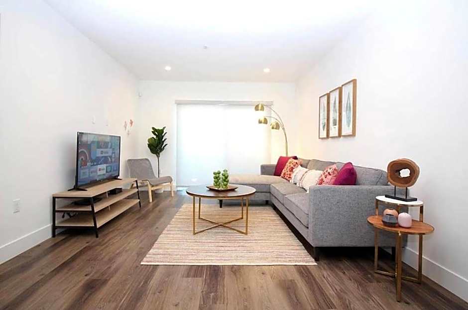 Los Angeles Premium City Suites with Free Parking