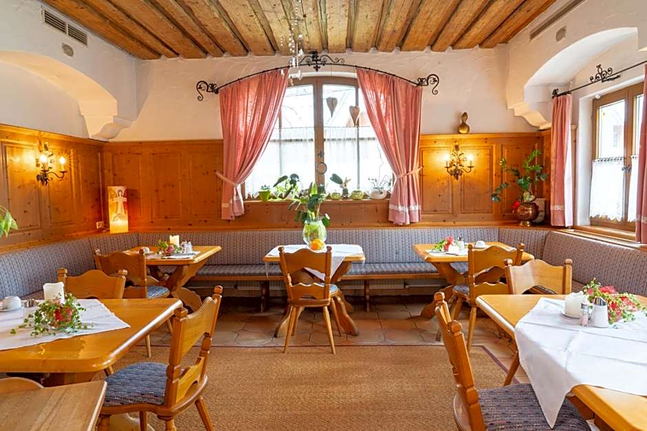 Bauernhofhotel "die Unterbergerin" - Zimmer mit Frühstück und Ferienwohnungen in Gastein mit GRATIS Thermeneintritt
