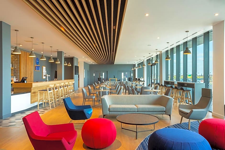 Holiday Inn Express Bridgwater By IHG