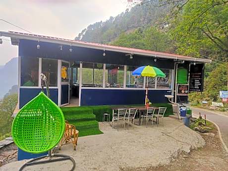 Mantram Homes Restaurant & Stay