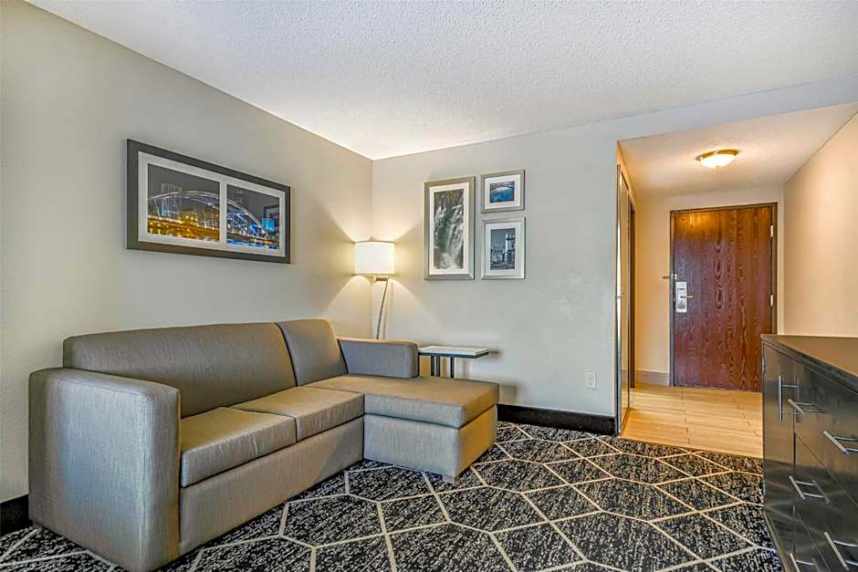 La Quinta Inn & Suites by Wyndham Batavia