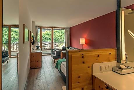 Exclusive Double Room with Balcony and Mountain View