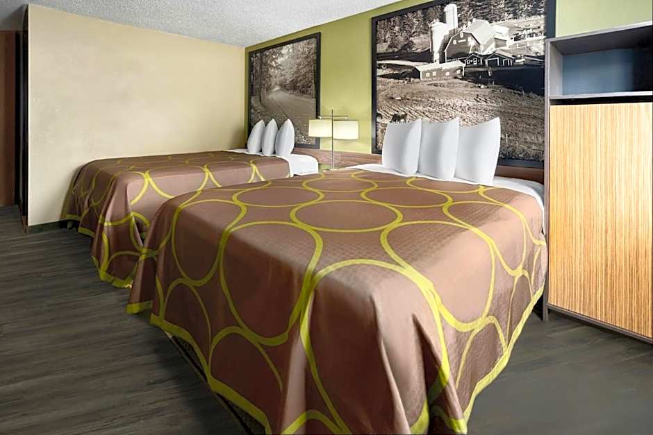 Super 8 by Wyndham St. Clairsville OH/Wheeling WV Area