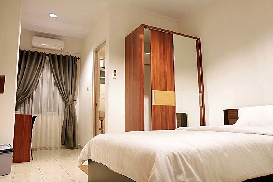 Lotus Bandung Hotel, Cafe, And Meeting Place