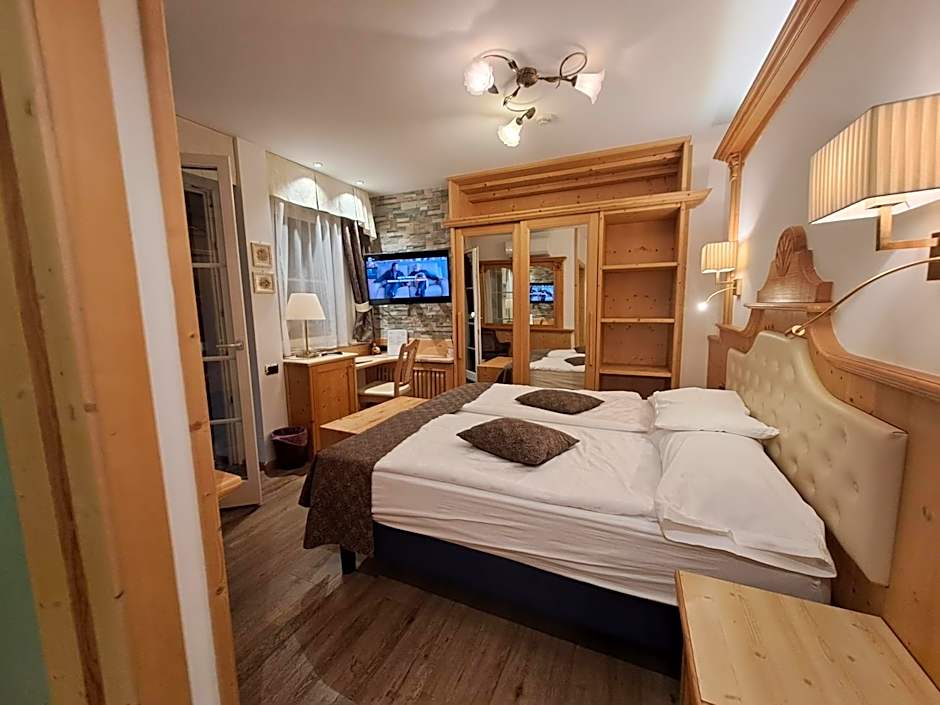 Alexander Hotel Alpine Wellness Dolomites