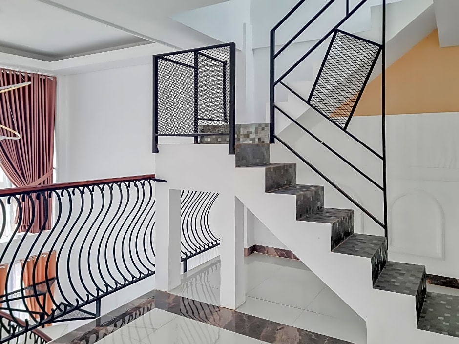 Sans Hotel Grand Sabaraya Cikampek