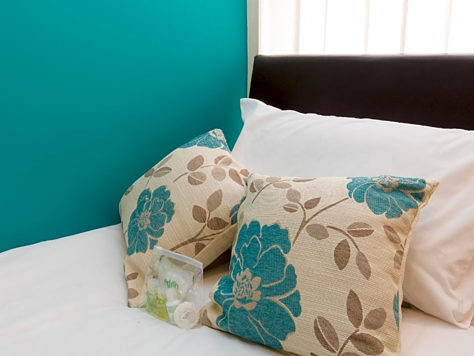 Town House @ Minshull New Road