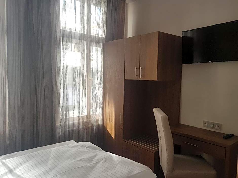 Hotel Prague Star