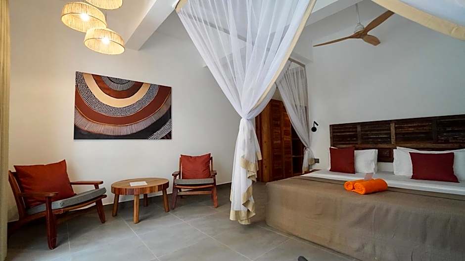 Casa Beach Hotel "Casa Del Mar"