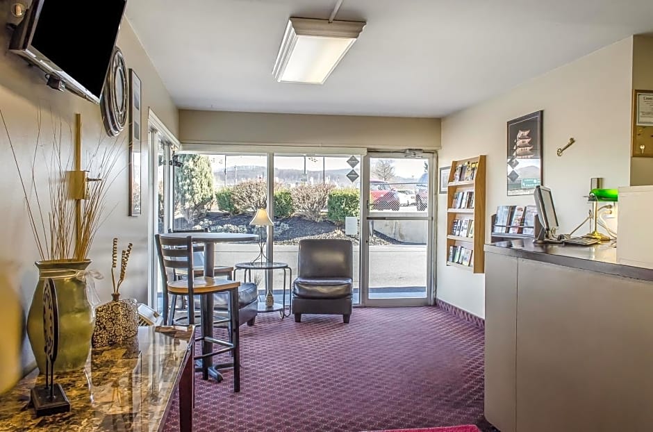 Econo Lodge Northeast