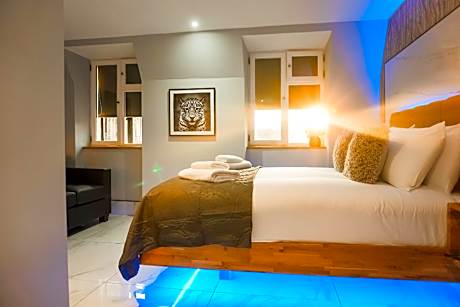 Exclusive-King-Ensuite with Shower